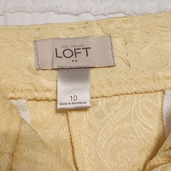 Ann Taylor LOFT Pale Yellow Eyelet Brocade Shorts, Size 10 - Picture 3 of 8